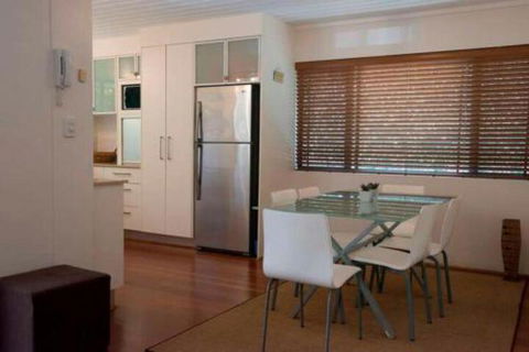 Absolute Beachfront Mooloolaba - Accommodation Coffs Harbour 6