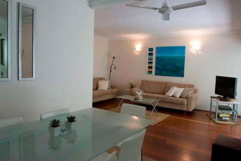 Absolute Beachfront Mooloolaba - Accommodation Coffs Harbour 3