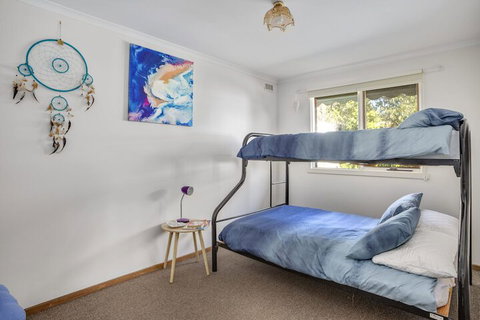 Foreshore Beach House Ideal Family Spot - Accommodation Coffs Harbour 3