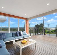 Casa Sorella beachfront family home with pool - Accommodation Coffs Harbour