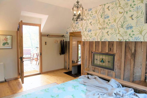 Adelaide Hills Camellia Cottage WiFi - Accommodation Coffs Harbour 5