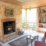 Adelaide Hills Camellia Cottage WiFi - Accommodation Coffs Harbour 0