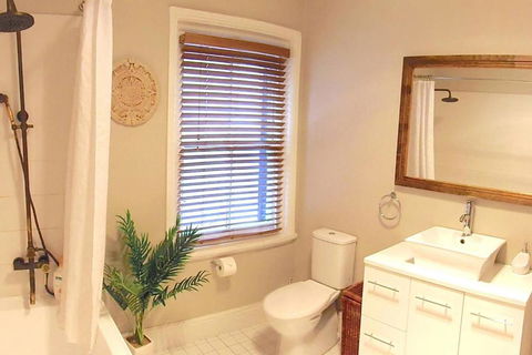 YSG The Edward Townhouses 155 & 157 Steps To Town - Accommodation Coffs Harbour 6