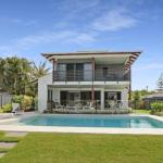 WATERFRONT HOME BORDERING MOOLOOLABA - Accommodation Coffs Harbour 0