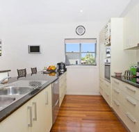 Papaya House - Accommodation Coffs Harbour