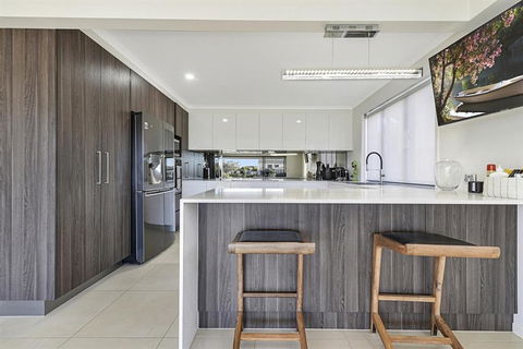 CANAL HOME NEAR MOOLOOLABA Kooringal - Accommodation Coffs Harbour 5