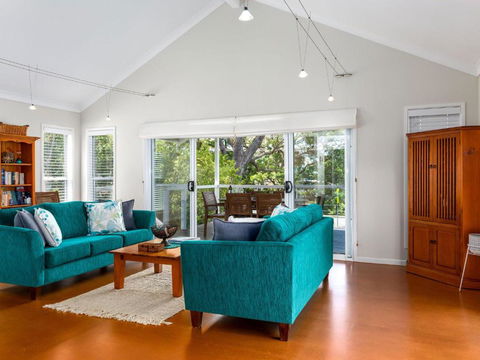 Akarana Beach House :: Jervis Bay Rentals - Accommodation Coffs Harbour 3