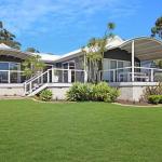 Akarana Beach House :: Jervis Bay Rentals - Accommodation Coffs Harbour 0