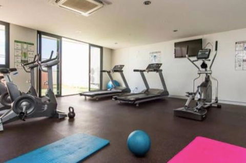 CENTRAL CBD EXEC STUNNING VIEW WIFI NETFLIX WINE - Accommodation Coffs Harbour 1