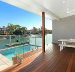 Culbara 23b Modern 5 Bedroom Townhouse on Canal with Plunge Pool Pontoon  Aircon - Accommodation Coffs Harbour