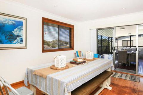 Shores Pet Friendly 1 Min Walk To Beach - Accommodation Coffs Harbour 7