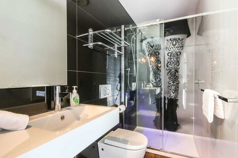 Architecturally Designed Studio 10 Minutes To CBD - Accommodation Coffs Harbour 4