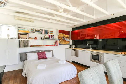 Architecturally Designed Studio 10 Minutes To CBD - Accommodation Coffs Harbour 1