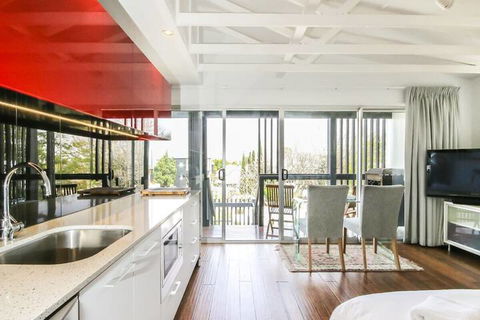 Architecturally Designed Studio 10 Minutes To CBD - Accommodation Coffs Harbour 2