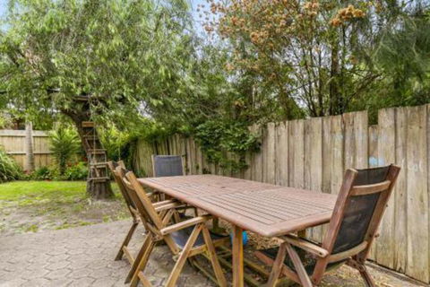 THE BEACH HIVE PET FRIENDLY (OUTSIDE ONLY) INLET SIDE - Accommodation Coffs Harbour 6