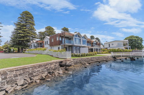 Absolute - Accommodation Coffs Harbour 0