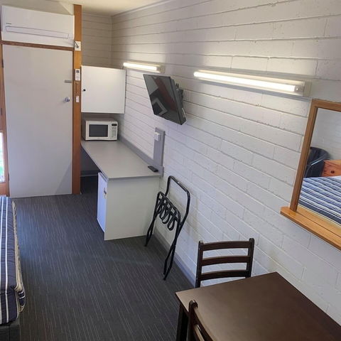 Finley Motel - Accommodation Coffs Harbour 2
