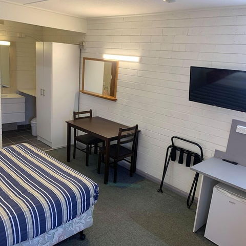 Finley Motel - Accommodation Coffs Harbour 3