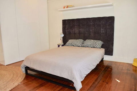 Art Deco Apt In Sunny Elwood Minutes To St. Kilda - Accommodation Coffs Harbour 4