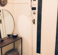 Art Deco Apt in Sunny Elwood Minutes to St. Kilda - Accommodation Coffs Harbour