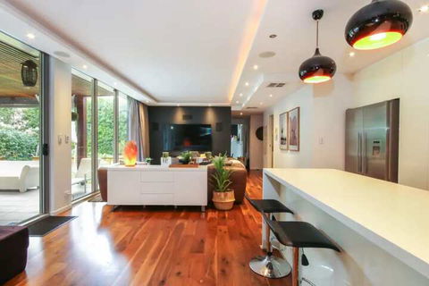Spacious 2 Bedroom Apartment In Ascot With Large Private Garden - Accommodation Coffs Harbour 5