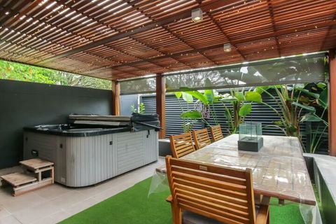 Spacious 2 Bedroom Apartment In Ascot With Large Private Garden - Accommodation Coffs Harbour 7