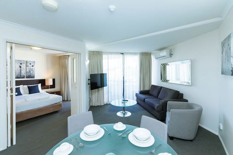Airtrip Apartment On Edmonstone St - Accommodation Coffs Harbour 3