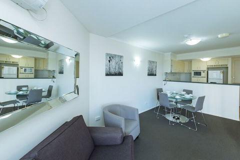 Airtrip Apartment On Edmonstone St - Accommodation Coffs Harbour 6