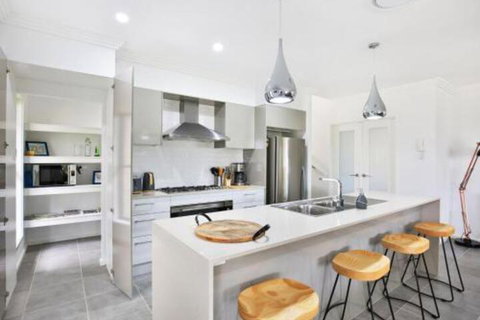 Rockwall Pet Friendly Fire Pit - Accommodation Coffs Harbour 6