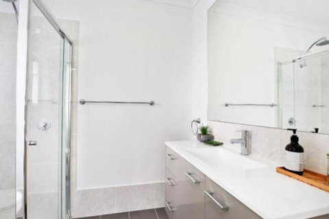 Rockwall Pet Friendly Fire Pit - Accommodation Coffs Harbour 2