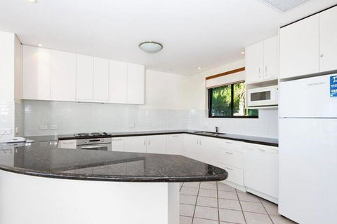 Allambi Rise Apartments A - Accommodation Coffs Harbour 5