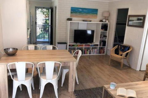 ALOHA At BLUEYS - Accommodation Coffs Harbour 0