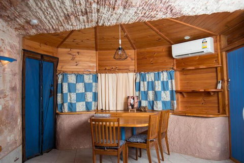Alis Underground - Accommodation Coffs Harbour 4