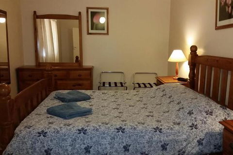 About Town Cottages - Accommodation Coffs Harbour 2