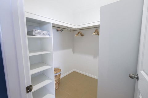 Absolute Airlie Central Airlie Beach - Accommodation Coffs Harbour 2