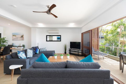 Absolute Airlie Central Airlie Beach - Accommodation Coffs Harbour 1