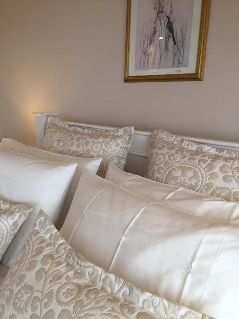 Ellies Cottages - Accommodation Coffs Harbour 6