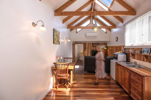 Ellies Cottages - Accommodation Coffs Harbour 4