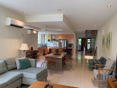 Beach House Apartment 1 - Accommodation Coffs Harbour 3