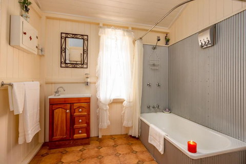 Dillons Cottage - Accommodation Coffs Harbour 2