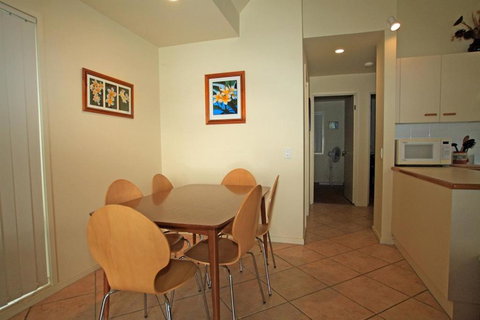 Berrara Lagoon Front Chalet - Accommodation Coffs Harbour 3