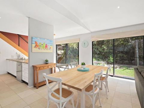 Avoca Beach Living 84 Avoca Drive Avoca Beach - Accommodation Coffs Harbour 6