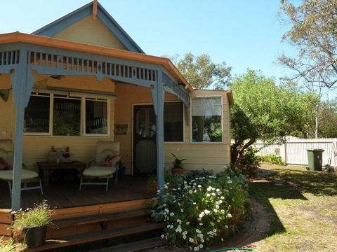 Lilys By The Lake Raymond Island Accommodation - Accommodation Coffs Harbour 1
