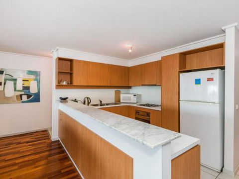 APARTMENT 10 PACIFIC APARTMENTS FREE WIFI! - Accommodation Coffs Harbour 5