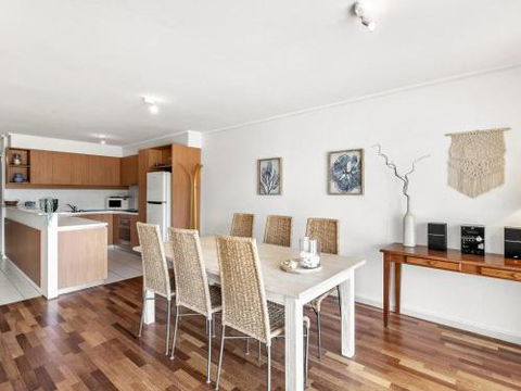 APARTMENT 23 PACIFIC APARTMENTS Sit On The Deck & Soak In The View - Accommodation Coffs Harbour 6