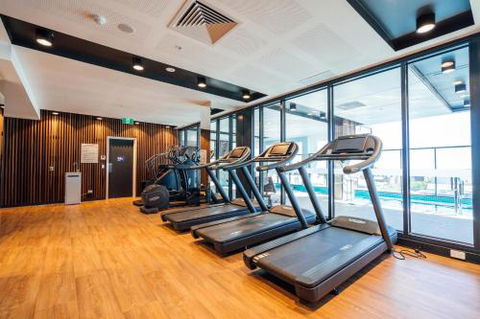 A Cut Above The West Pool Rooftop Bar Gym Wifi - Accommodation Coffs Harbour 2