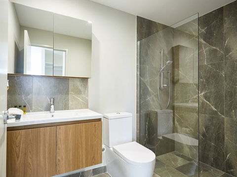 Luxurious 2bed 2bath APT With Parking@southport - Accommodation Coffs Harbour 2