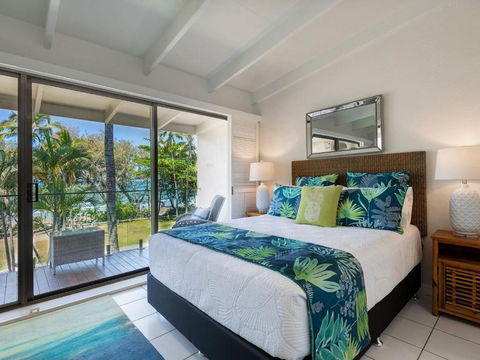 Absolute Beachfront - Accommodation Coffs Harbour 1
