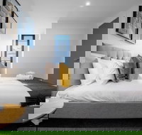 Designer 2 Bedroom Apartment In Parkville - Accommodation Coffs Harbour