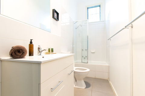 HUNTER In The Heart Of Collingwood Fitzroy - Accommodation Coffs Harbour 4